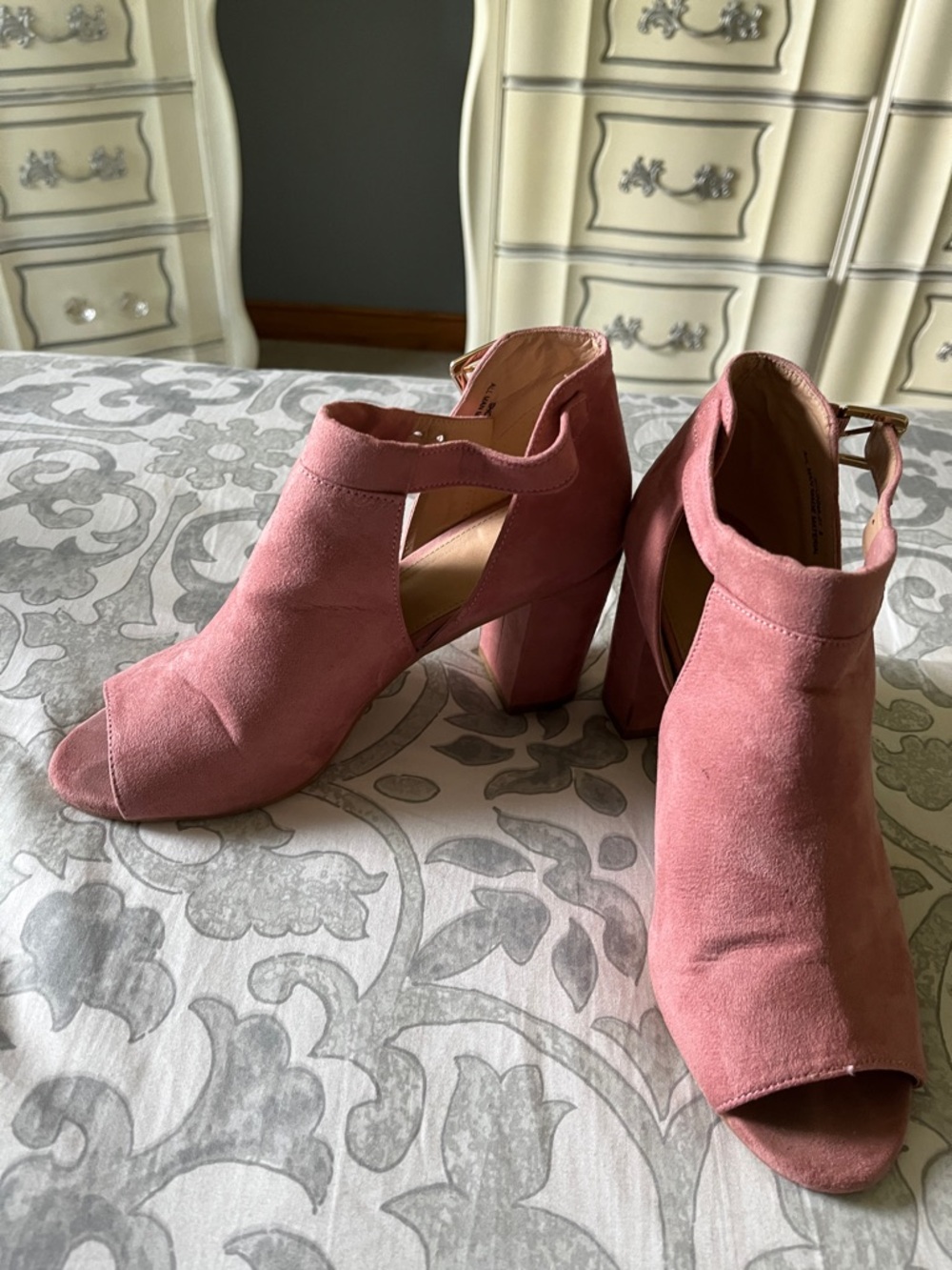 Women's Pink Suede Open-Toe Block Heel Booties
